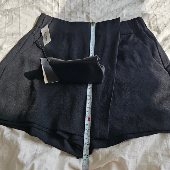 Aritzia Babaton Hikaru Mini Skort - 2020 - Black - Sz 2 - NWT - Picture 14 of 16